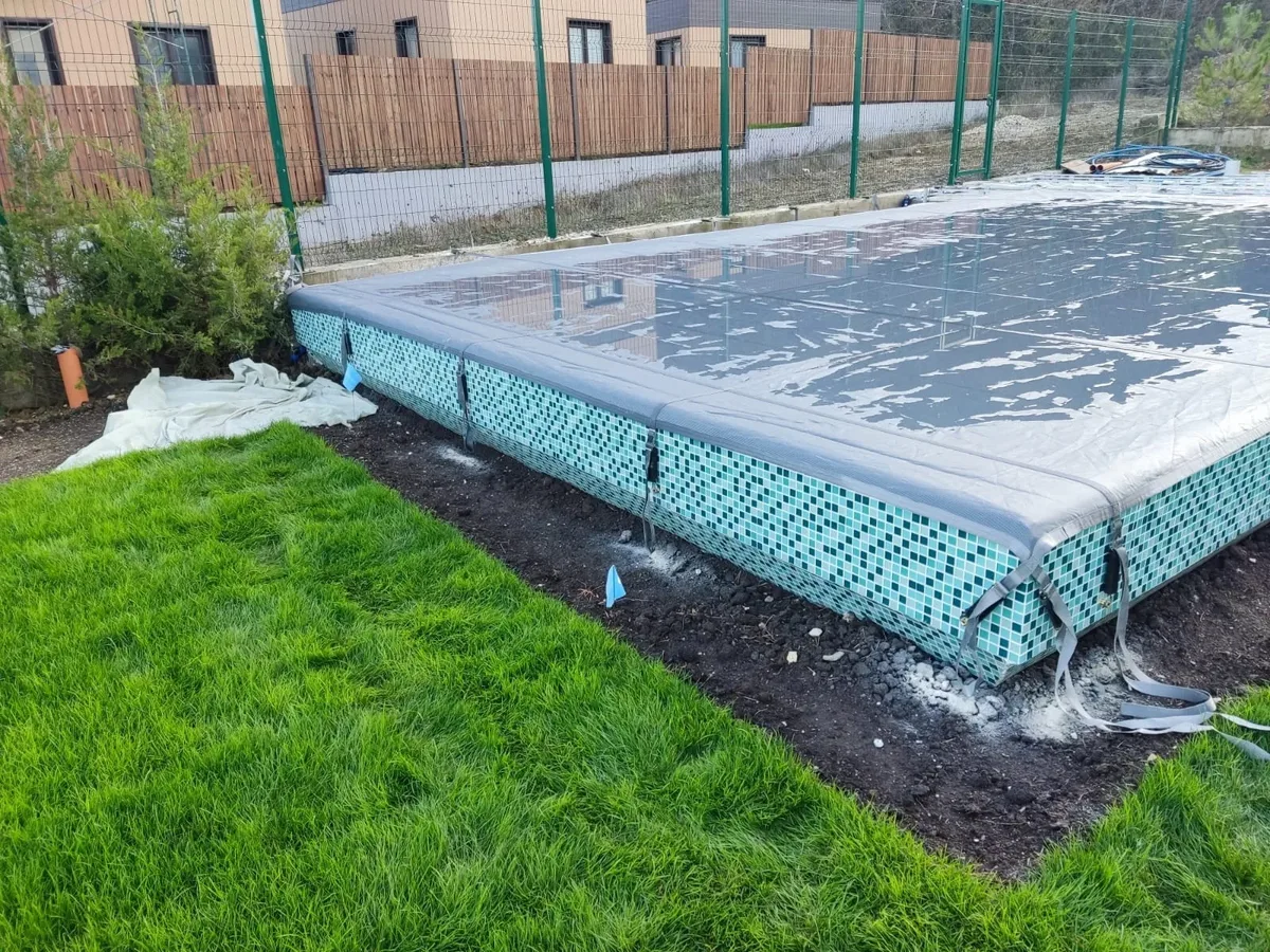 Батутное покрывало на бассейне в Армавире